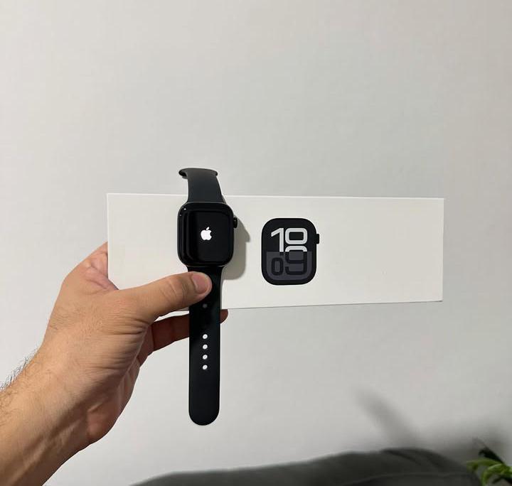 Smartwatch With Bluetooth Calling And Health Tracking