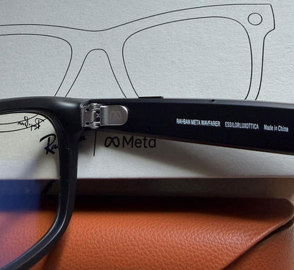 Classic Polarized Sunglasses With Box And Pouch